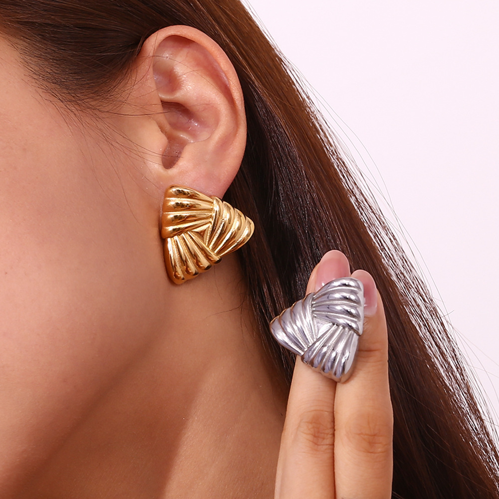 18K Gold Triangular
